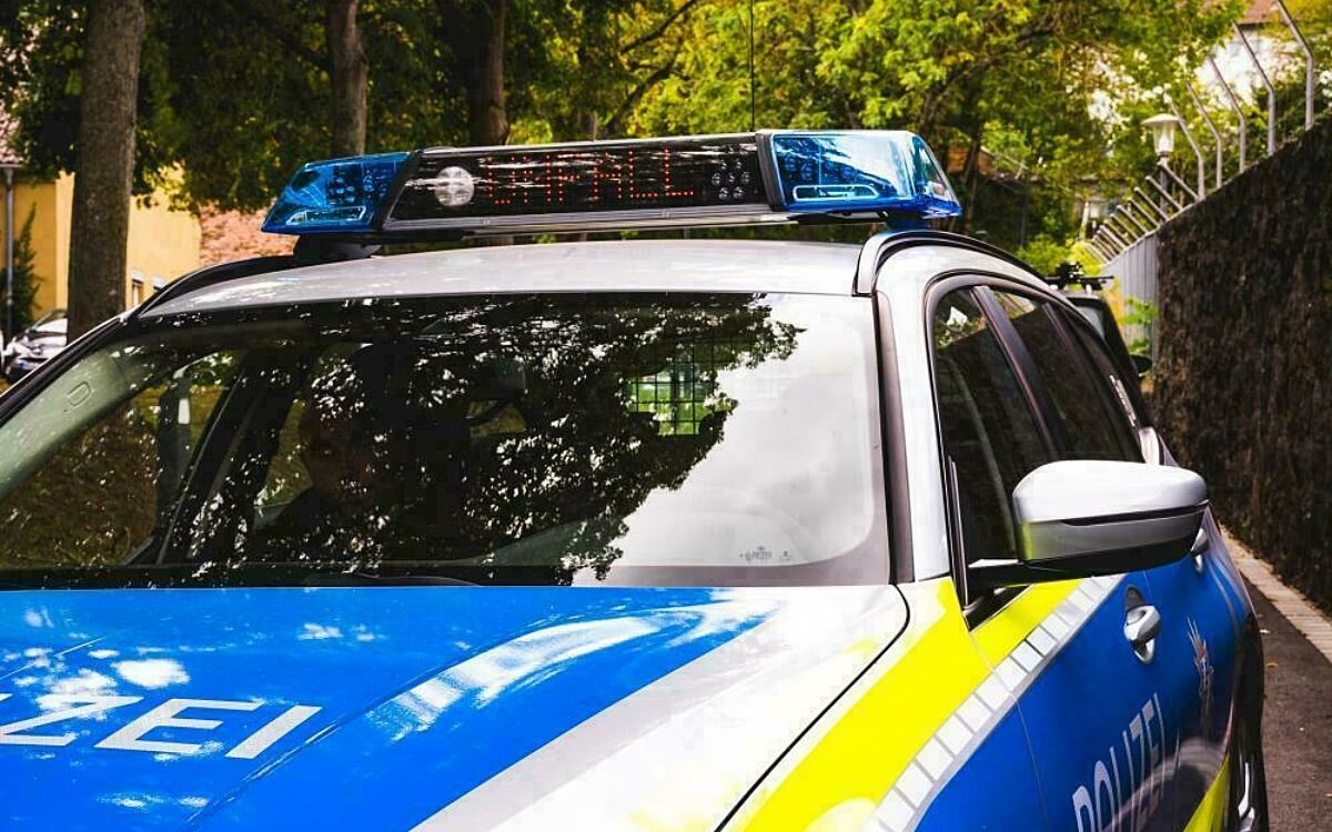 Polizeiauto vorne A1 Polizeiauto vorne A1